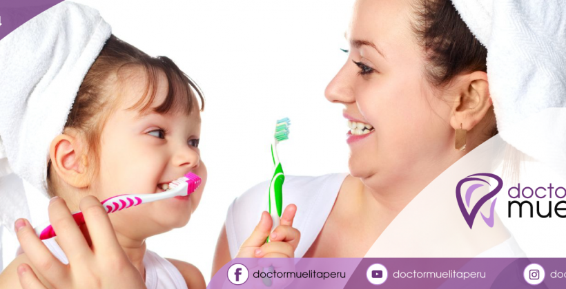 ¿Qué te parece si te enseño y lavamos juntos nuestros dientes? ¿Qué te parece si te enseño y lavamos juntos nuestros dientes?